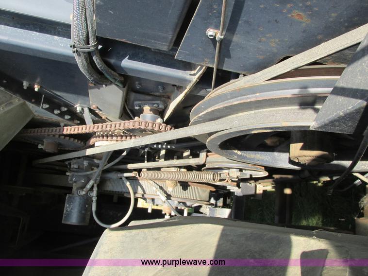 image for item A8584 1991 Gleaner R70 combine