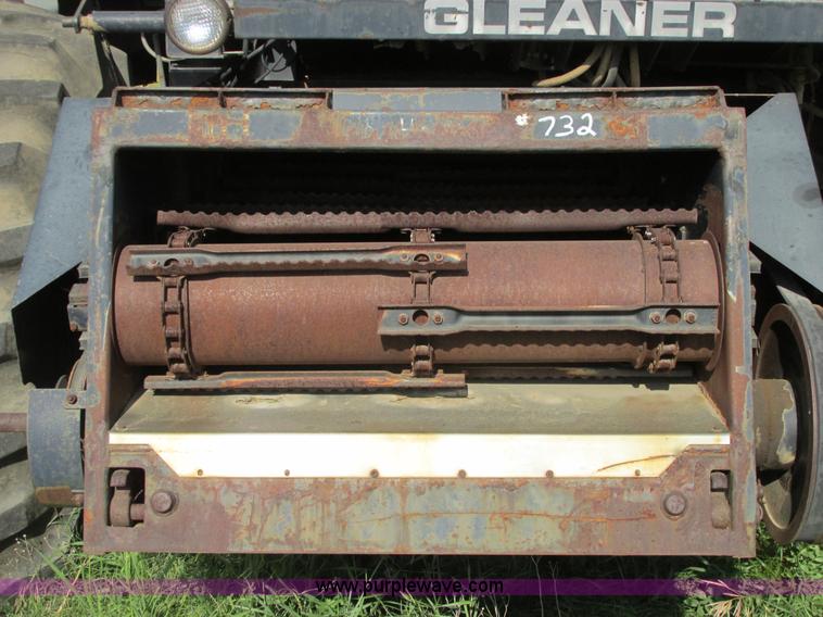 image for item A8584 1991 Gleaner R70 combine