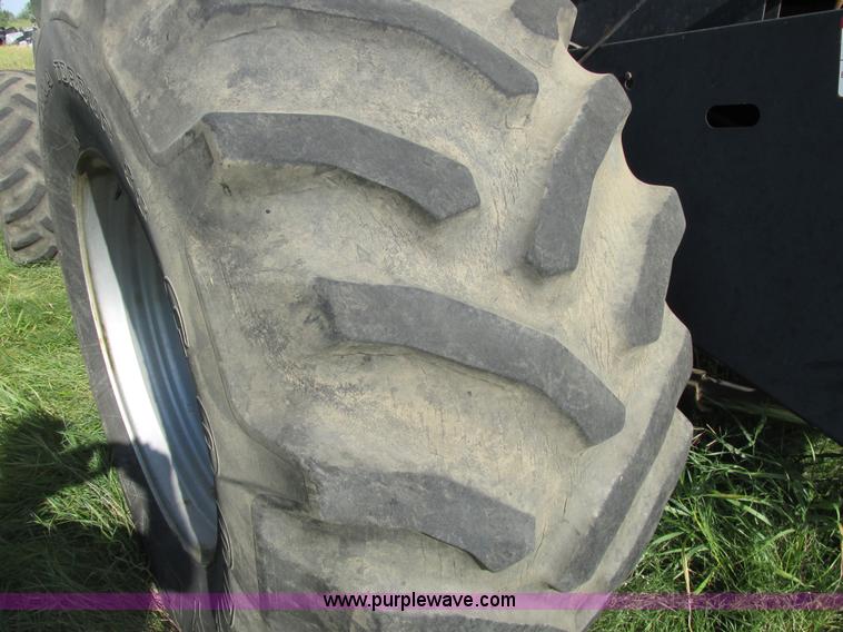 image for item A8584 1991 Gleaner R70 combine