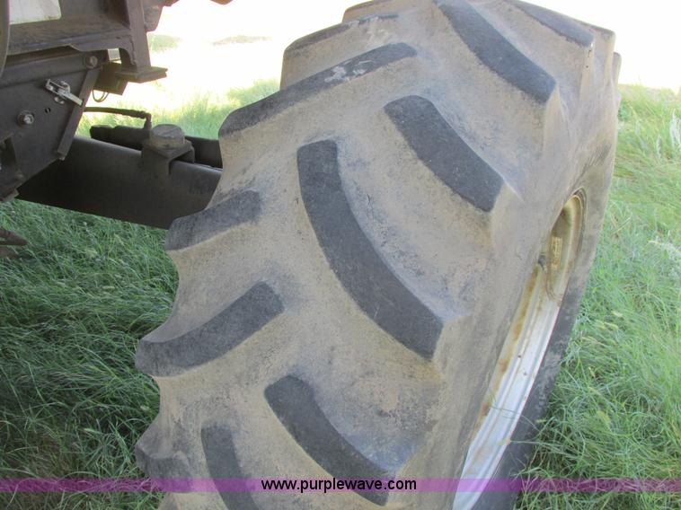 image for item A8584 1991 Gleaner R70 combine