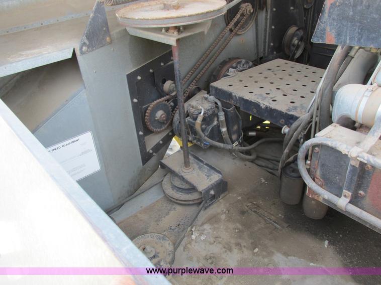 image for item A8584 1991 Gleaner R70 combine