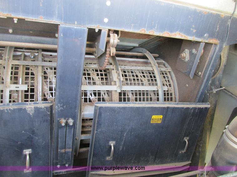 image for item A8584 1991 Gleaner R70 combine