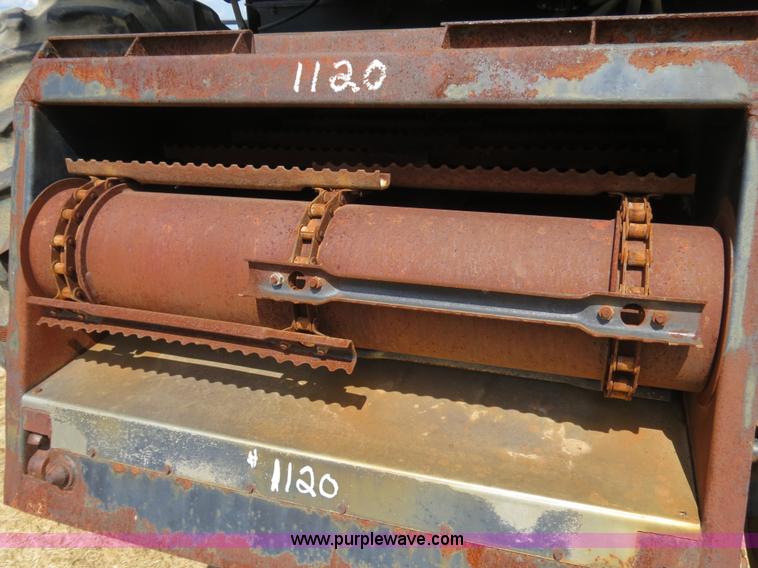 image for item A8587 1982 Gleaner N7 Series 3 combine