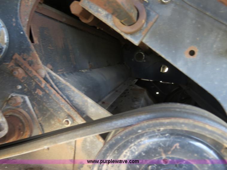 image for item A8587 1982 Gleaner N7 Series 3 combine