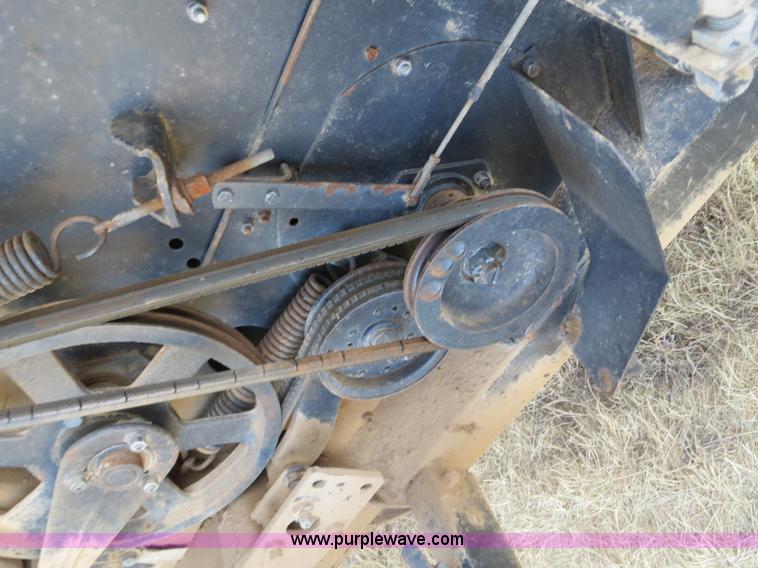 image for item A8587 1982 Gleaner N7 Series 3 combine