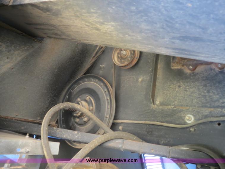 image for item A8587 1982 Gleaner N7 Series 3 combine