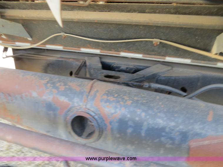 image for item A8587 1982 Gleaner N7 Series 3 combine