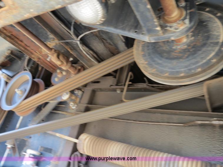 image for item A8587 1982 Gleaner N7 Series 3 combine