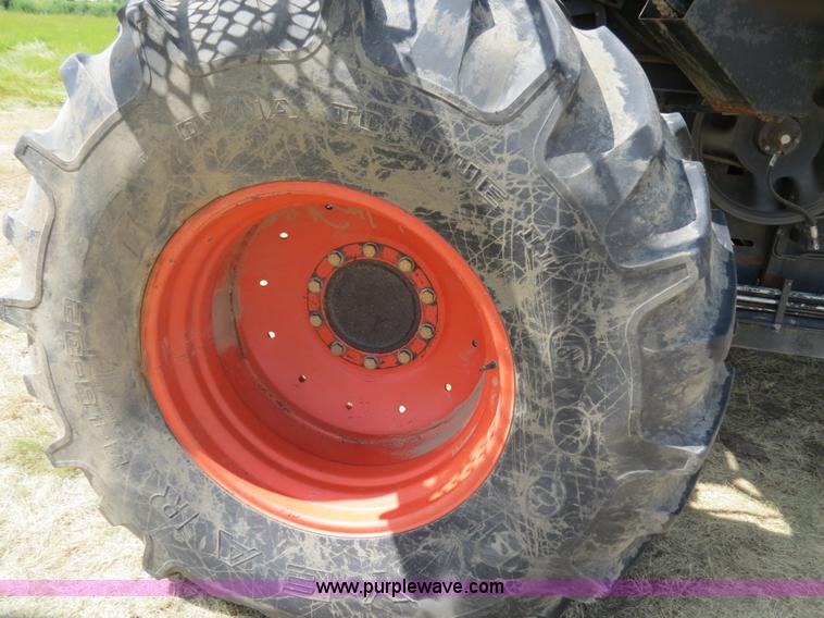 image for item A8587 1982 Gleaner N7 Series 3 combine