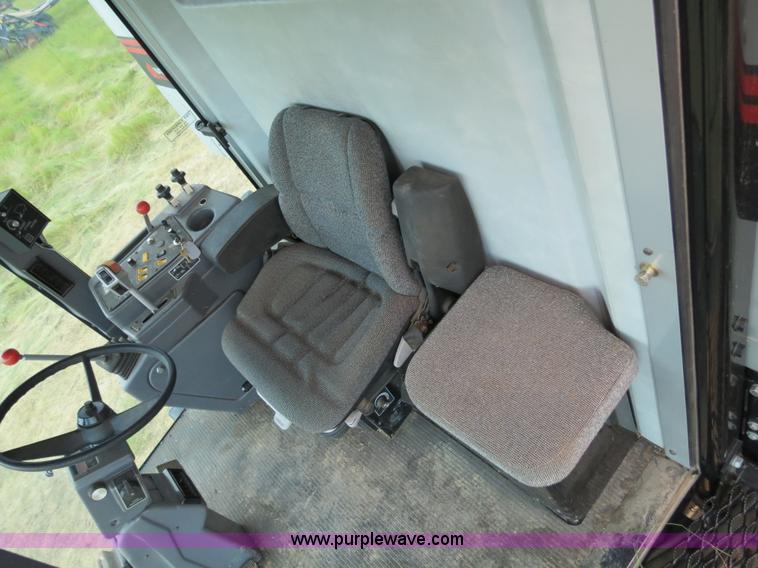 image for item A8589 1999 Gleaner R72 combine