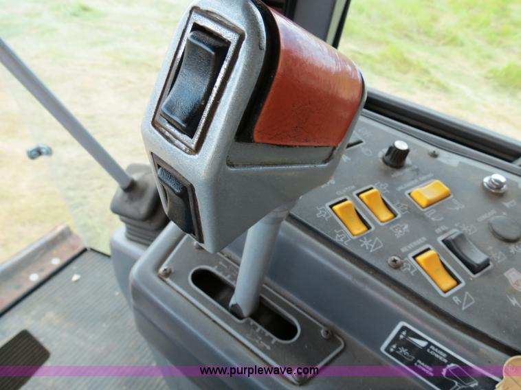 image for item A8589 1999 Gleaner R72 combine