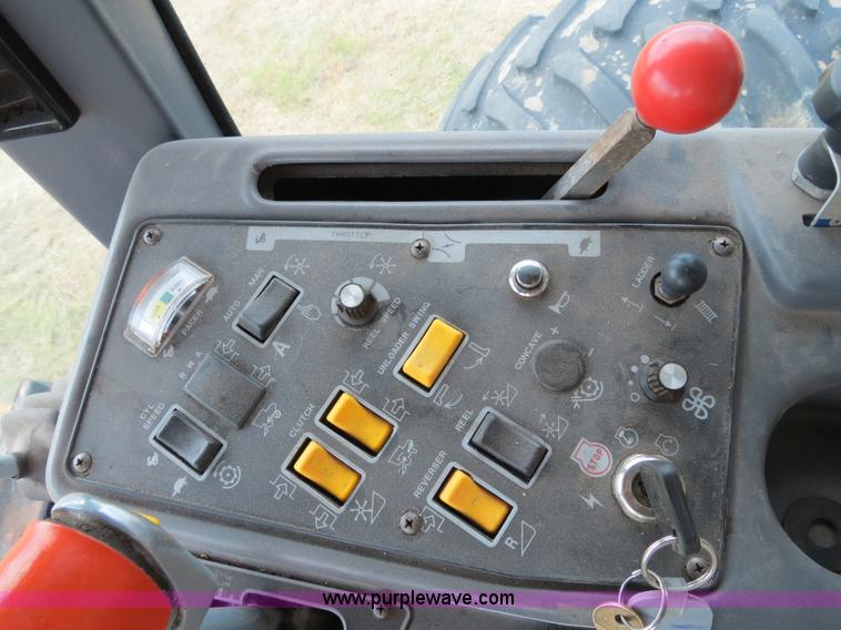 image for item A8589 1999 Gleaner R72 combine