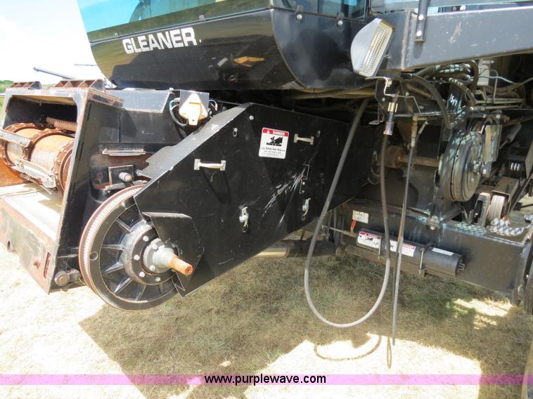 image for item A8589 1999 Gleaner R72 combine