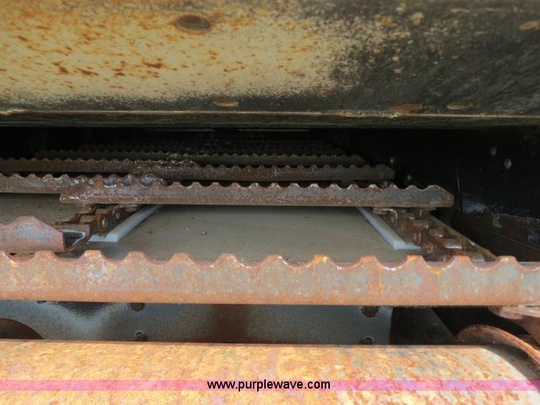 image for item A8589 1999 Gleaner R72 combine