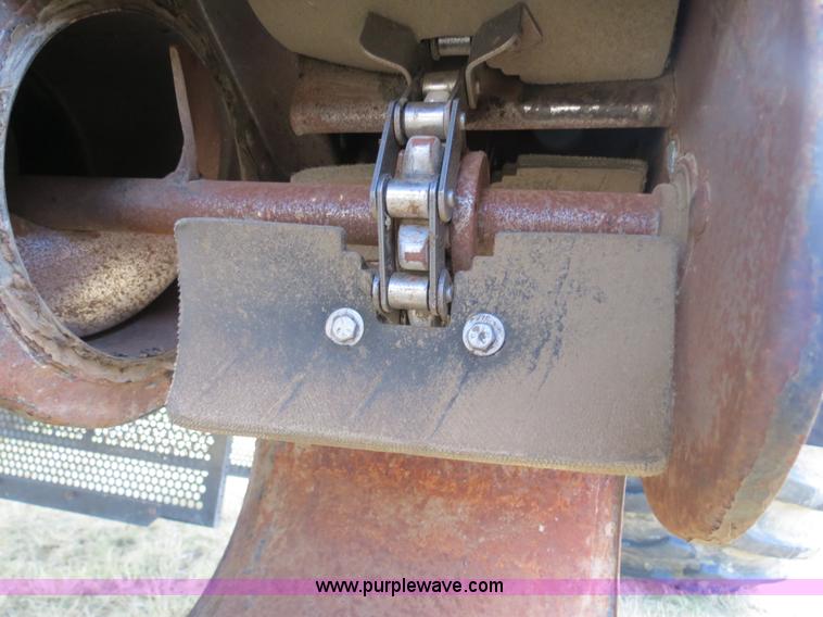 image for item A8589 1999 Gleaner R72 combine