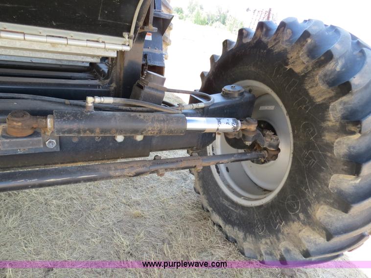 image for item A8589 1999 Gleaner R72 combine