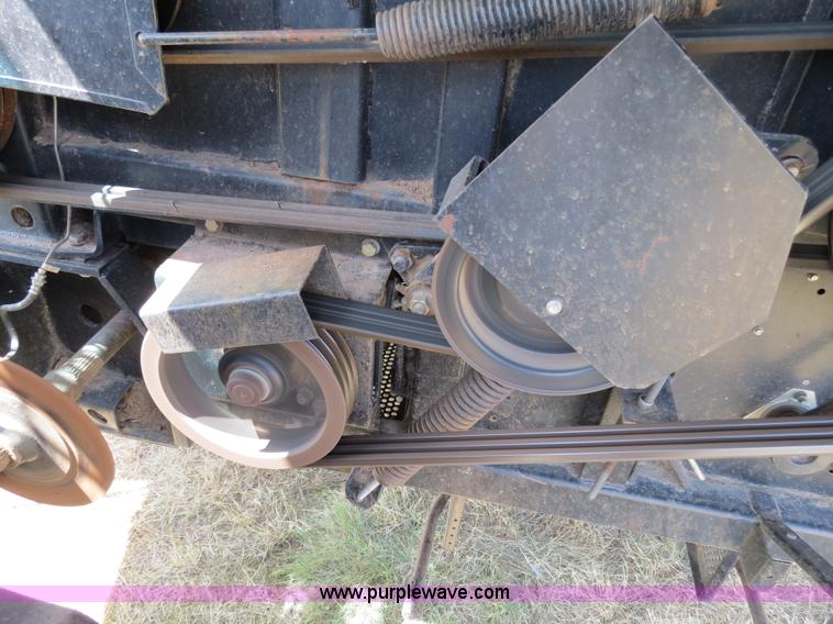 image for item A8589 1999 Gleaner R72 combine