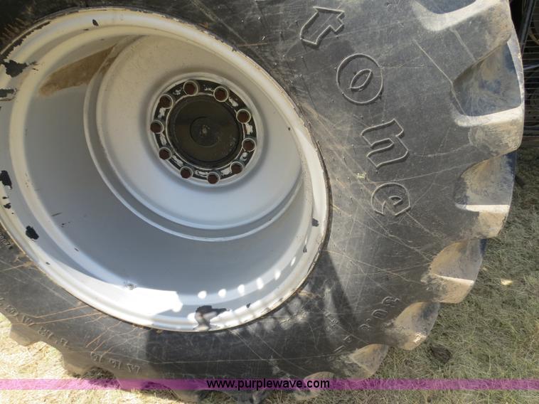 image for item A8589 1999 Gleaner R72 combine