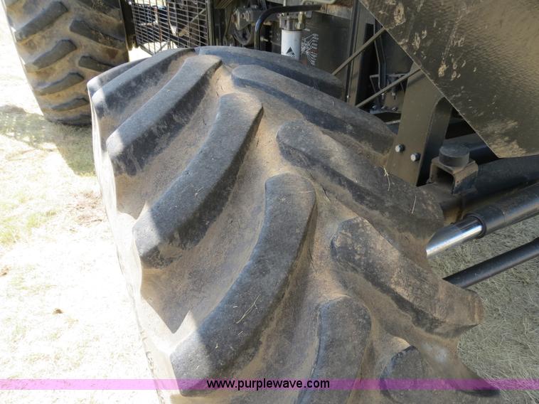 image for item A8589 1999 Gleaner R72 combine