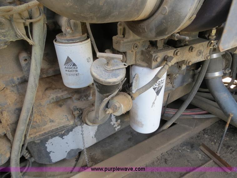 image for item A8589 1999 Gleaner R72 combine