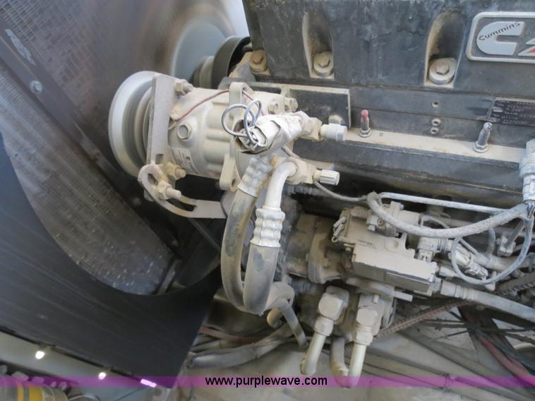 image for item A8589 1999 Gleaner R72 combine