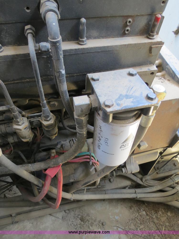 image for item A8589 1999 Gleaner R72 combine