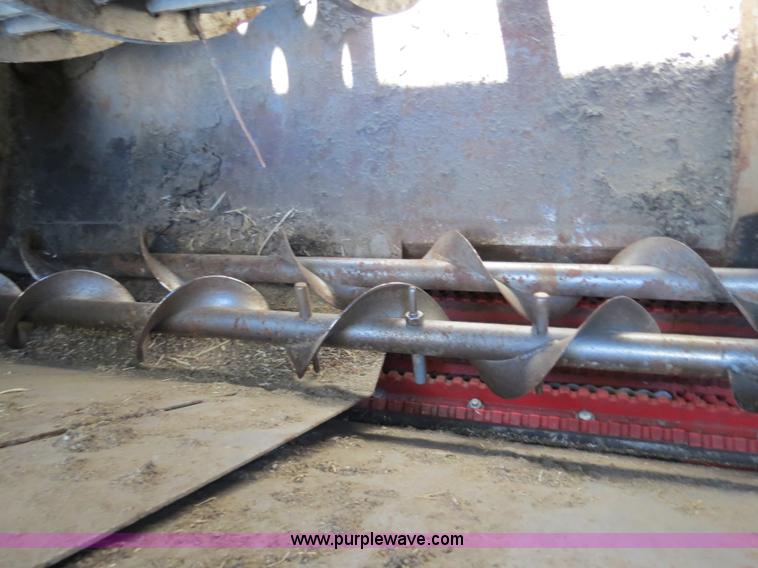 image for item A8589 1999 Gleaner R72 combine