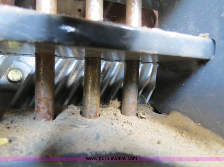 image for item A8589 1999 Gleaner R72 combine