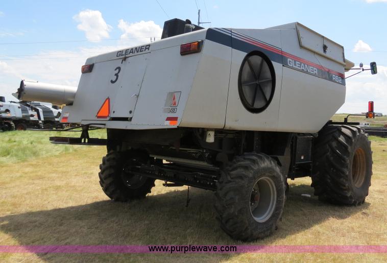image for item A8590 2002 Gleaner R62 combine
