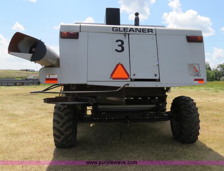 image for item A8590 2002 Gleaner R62 combine