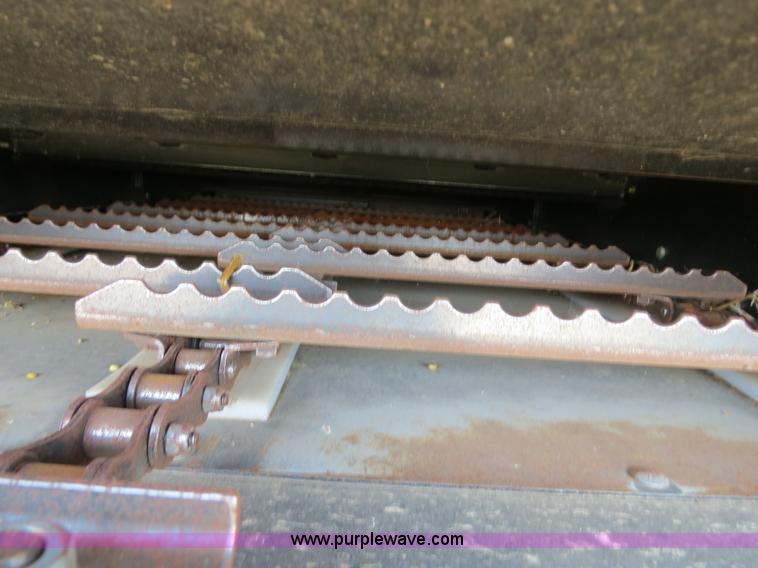 image for item A8590 2002 Gleaner R62 combine