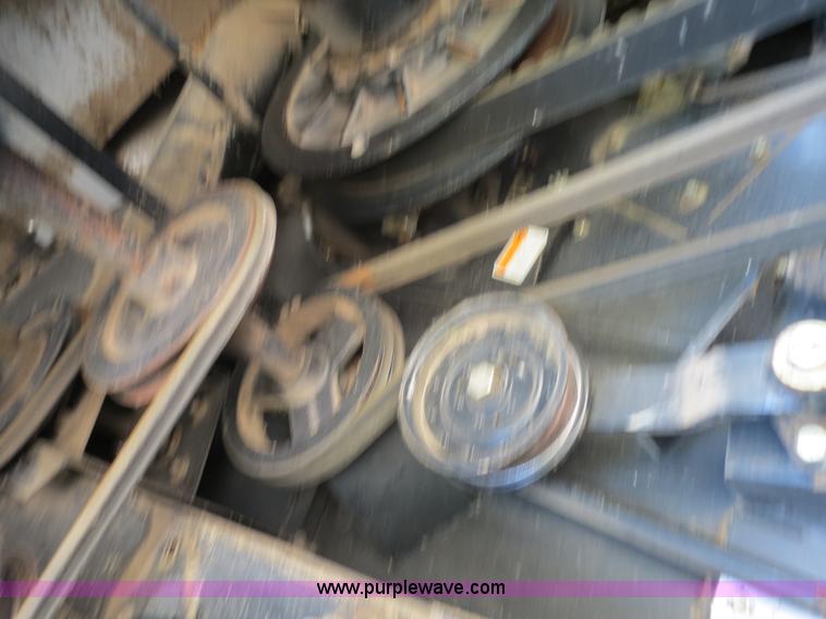 image for item A8590 2002 Gleaner R62 combine