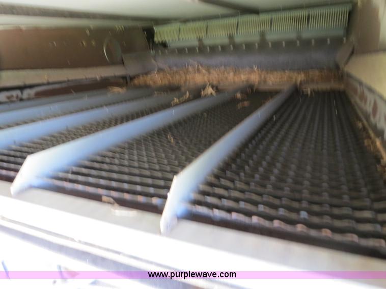 image for item A8590 2002 Gleaner R62 combine