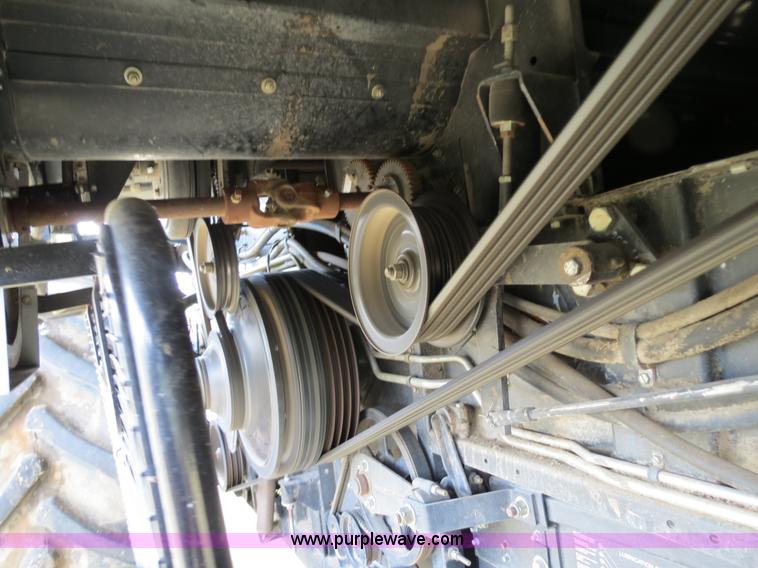 image for item A8590 2002 Gleaner R62 combine