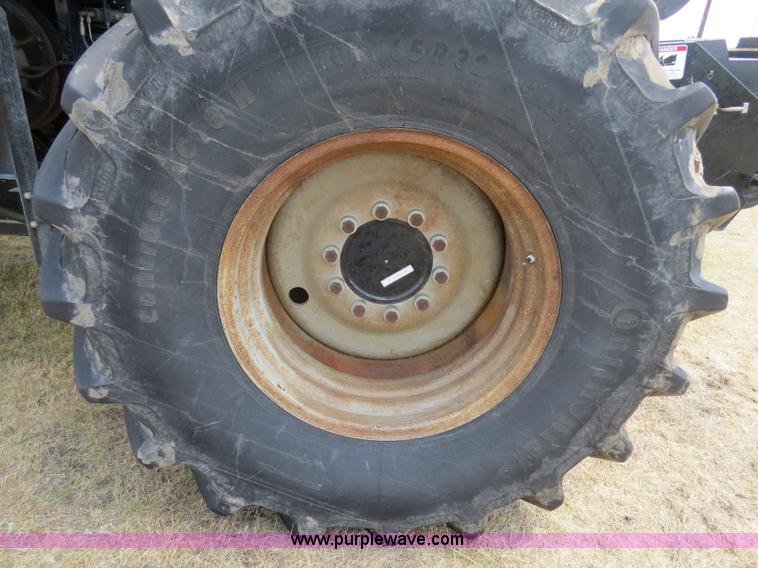 image for item A8590 2002 Gleaner R62 combine