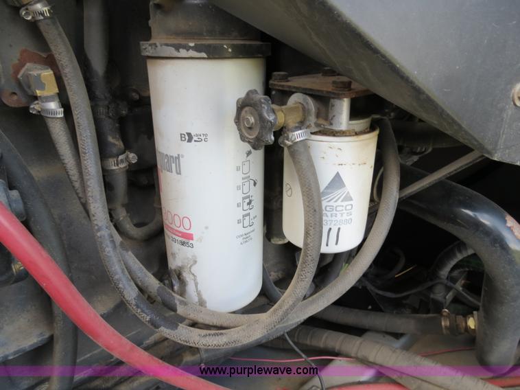 image for item A8590 2002 Gleaner R62 combine