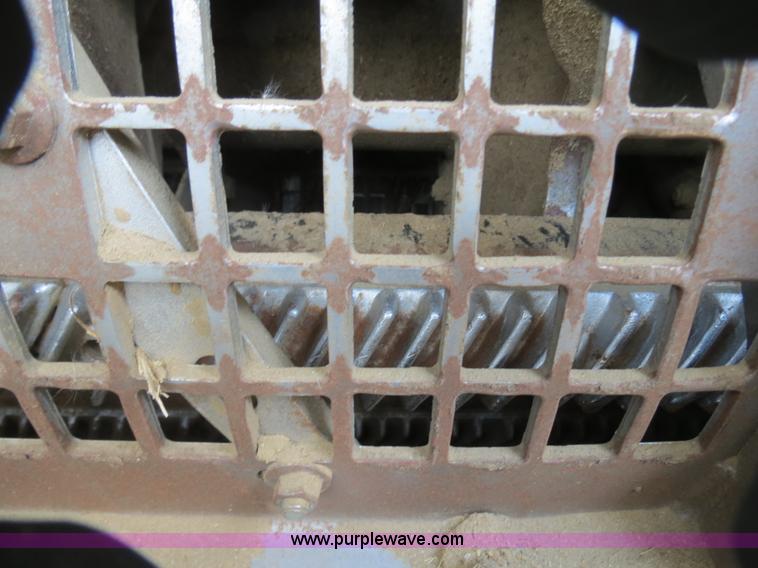 image for item A8590 2002 Gleaner R62 combine