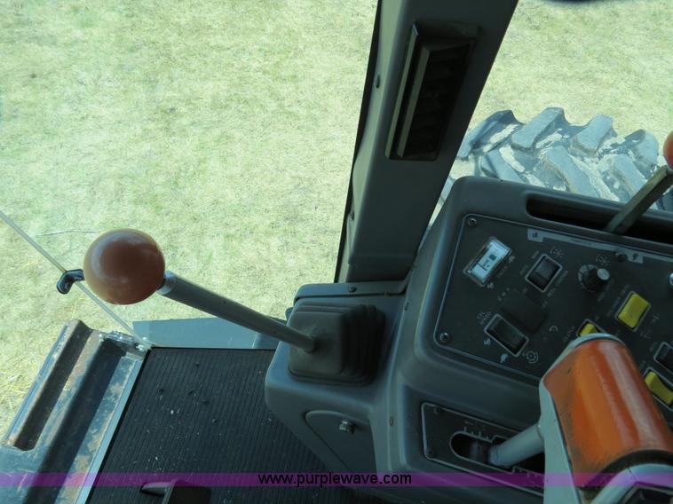 image for item A8591 1994 Gleaner R62 combine