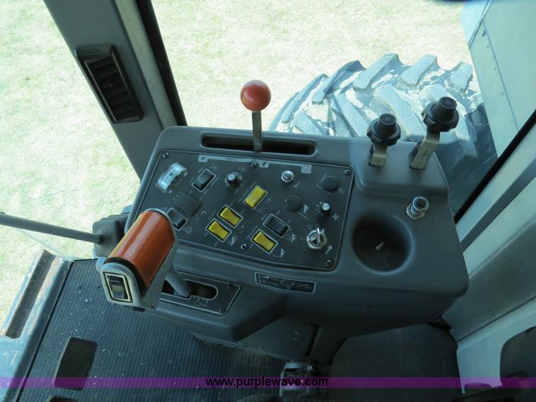 image for item A8591 1994 Gleaner R62 combine