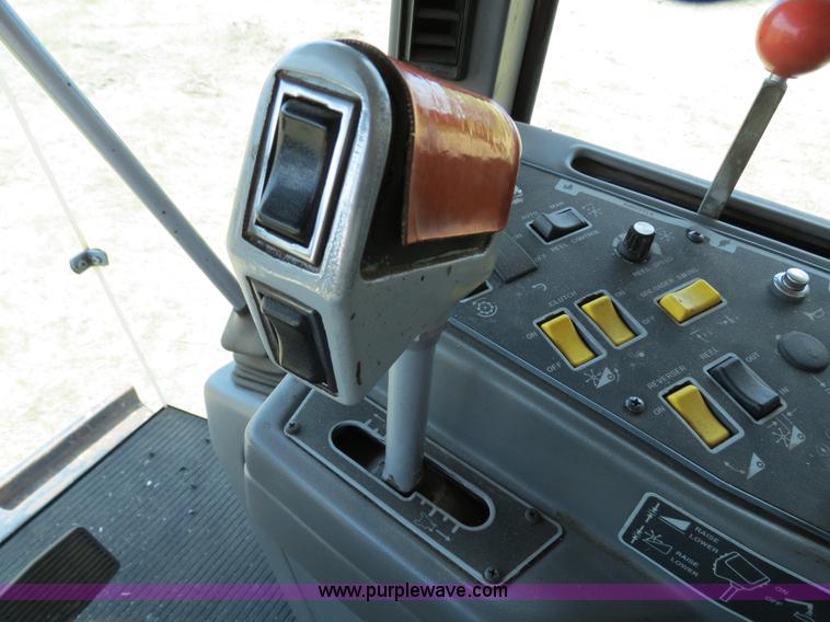 image for item A8591 1994 Gleaner R62 combine