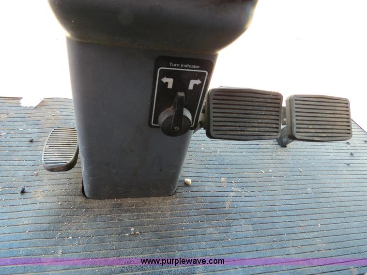 image for item A8591 1994 Gleaner R62 combine