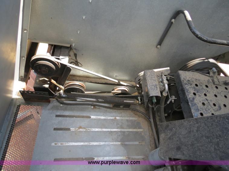 image for item A8591 1994 Gleaner R62 combine