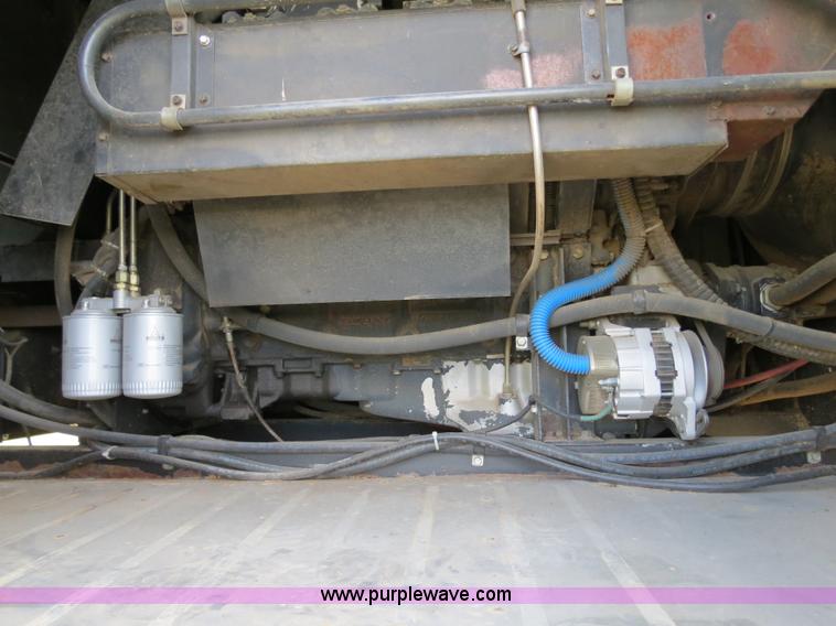 image for item A8591 1994 Gleaner R62 combine