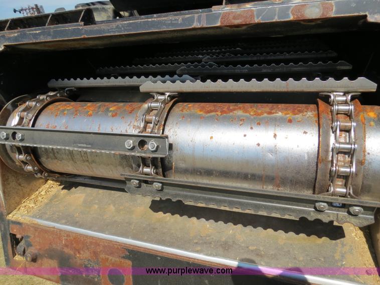 image for item A8592 2001 Gleaner R62 combine