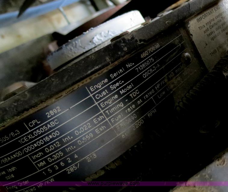 image for item A8592 2001 Gleaner R62 combine