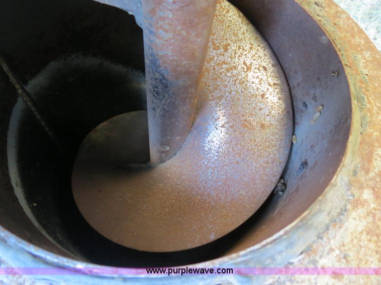 image for item A8593 1998 Gleaner R62 combine