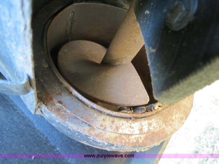 image for item A8593 1998 Gleaner R62 combine