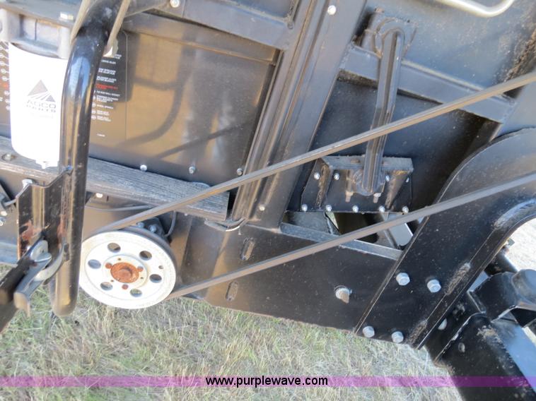 image for item A8593 1998 Gleaner R62 combine