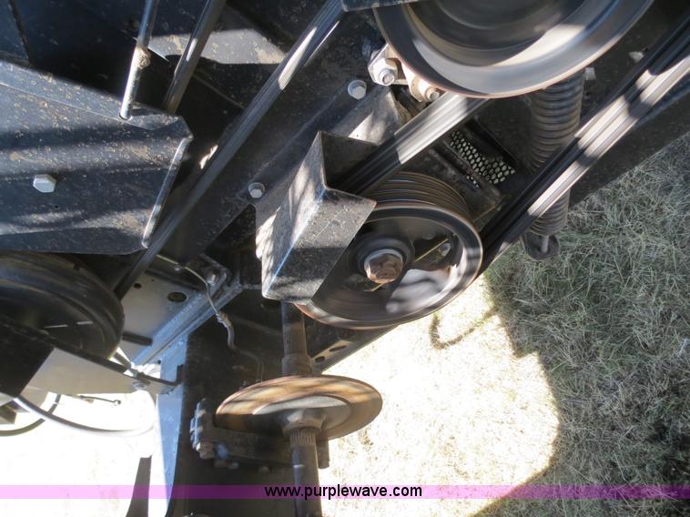 image for item A8593 1998 Gleaner R62 combine