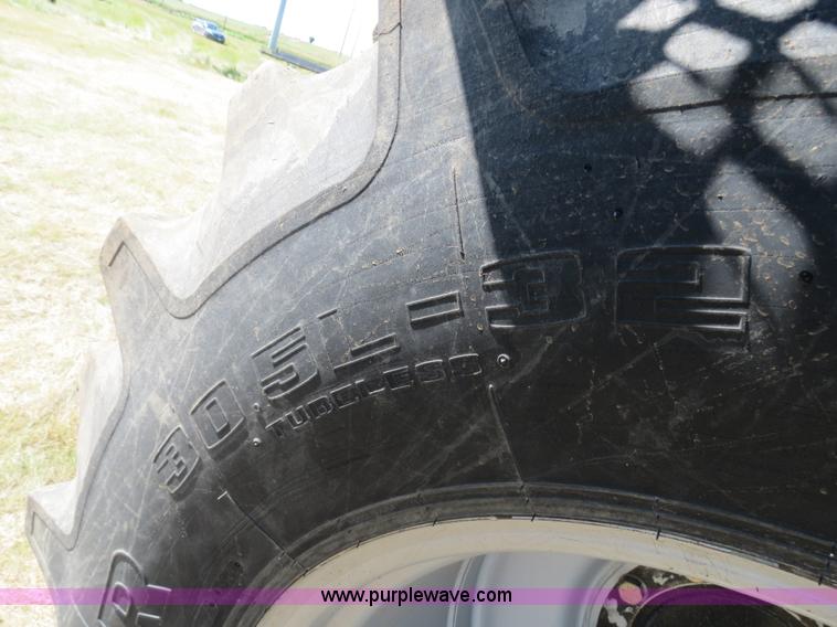 image for item A8593 1998 Gleaner R62 combine